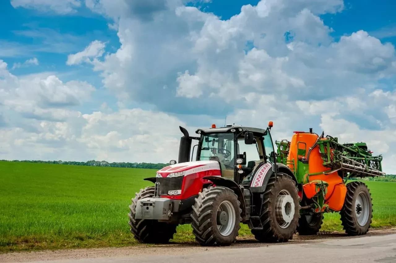 Jaki ciągnik 150 KM wybrać? Porównanie modeli i ich zalety