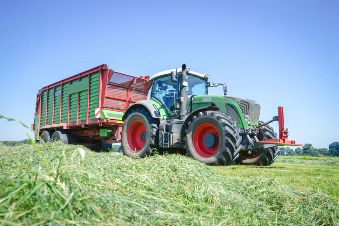 Jaki ciągnik na 100 ha: wybierz najlepszy model do swojego gospodarstwa