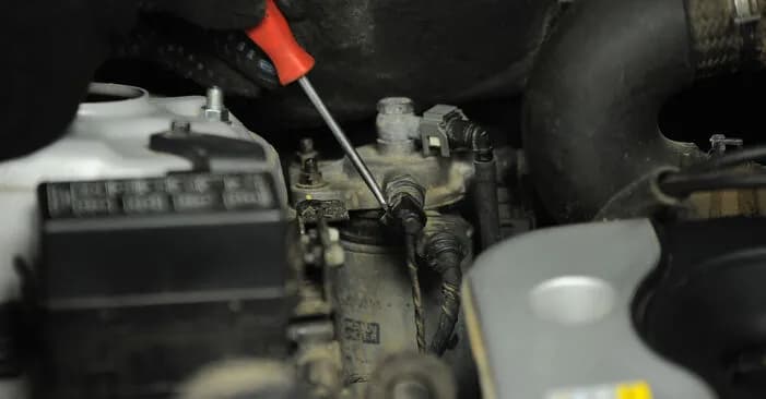 Gdzie jest filtr paliwa w Hyundai i20 benzyna? Oto, co musisz wiedzieć
