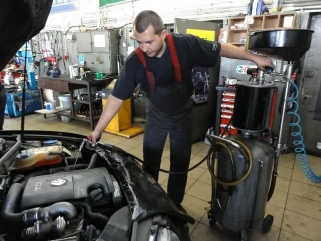 Filtr oleju co ile wymiana – uniknij kosztownych uszkodzeń silnika