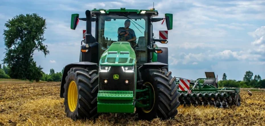 Ile ton może ciągnąć ciągnik rolniczy? Sprawdź, zanim kupisz sprzęt