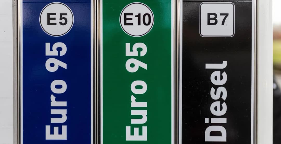 Benzyna E10 do jakiego auta? Sprawdź, czy Twój samochód jest kompatybilny