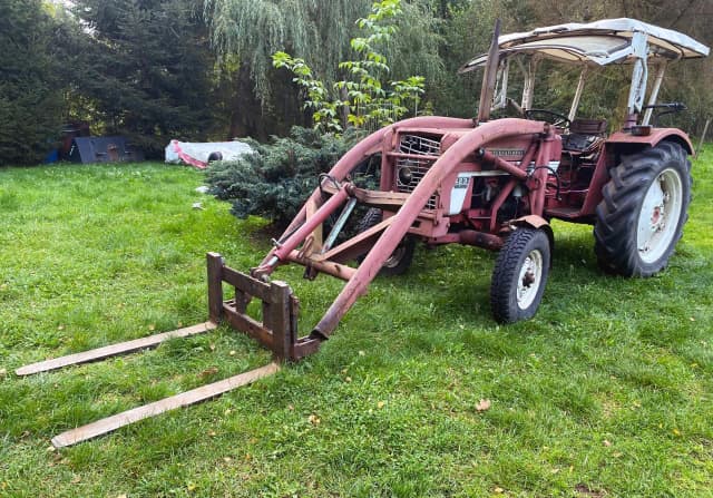 Ile kosztuje godzina pracy ciągnika z turem? Poznaj ukryte koszty